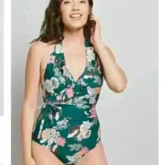 NWOT Modcloth Ruffled Swimsuit - Picture 1 of 3